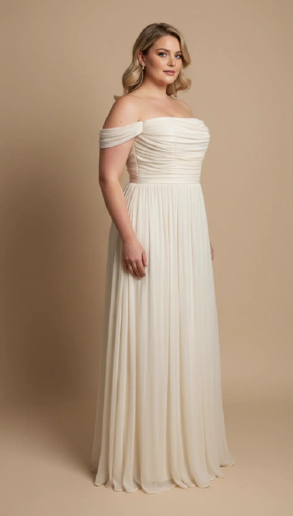 Creme Abendkleid mit Off-Shoulder-Drapierung und Chiffonrock